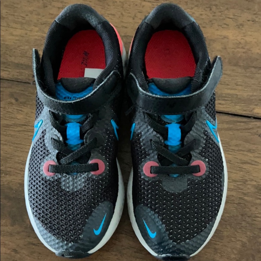 Nike boys shoes